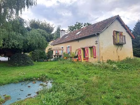 au calme  longère  5 chambres  dépendances sur 6200m²