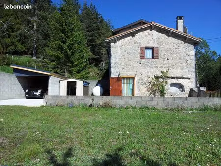 typique maison ardéchoise