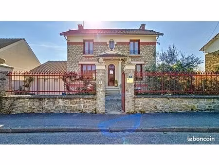 maison de charme 200m2 -40min paris centre direct rer et a4