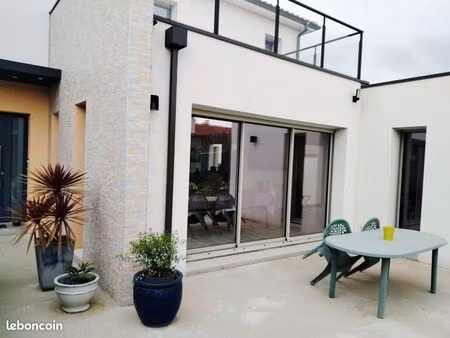 maison contemporaine/ construction briques