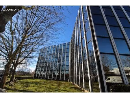 bureaux 839 m²