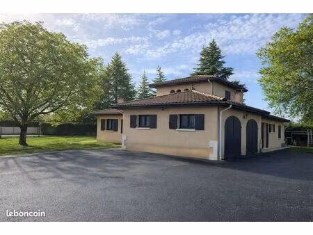 maison familiale 3 chambres - bureau – jardin 1500 m² – terrasse & cheminé