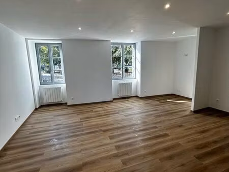 appartement duplex – centre-ville château-gontier - disponible mars