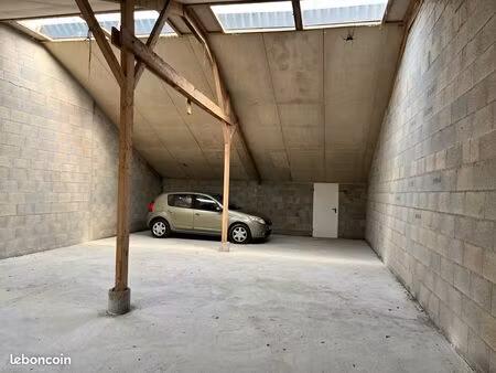 entrepôt 120 m2