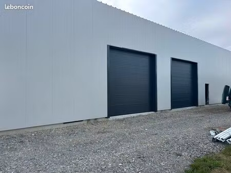 local stockage  atelier  dépôt dans bâtiment neuf