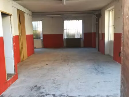 location garage 75m2