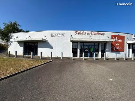 local commercial 228 m²