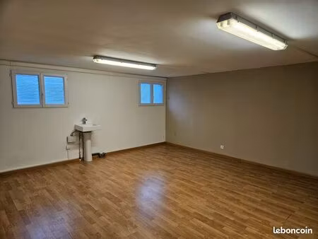 bureau/local professionnel – 28 m²