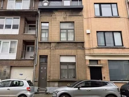 en plein centre-ville  maison familiale - 3 chmbrs et jardin