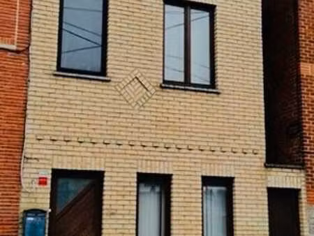 maison 3 façades - 2 chambres