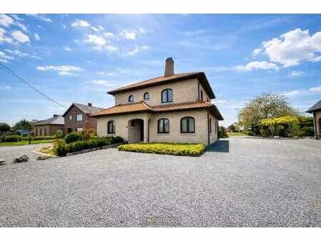 villa exclusive et spacieuse avec jardin clôturé à merelb...