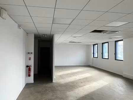 bureaux 80 m² bruges