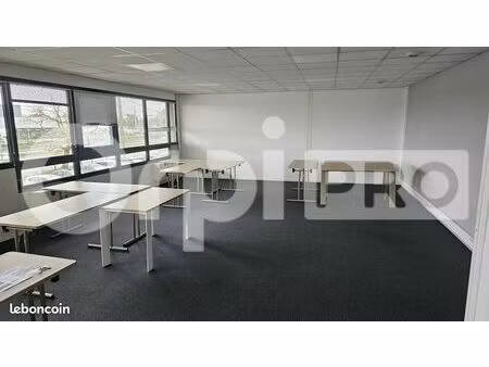 bureau 117 m²