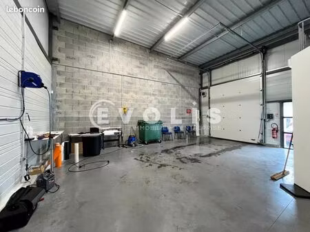 local d'activité 140 m²