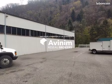 local 1462 m² cluses