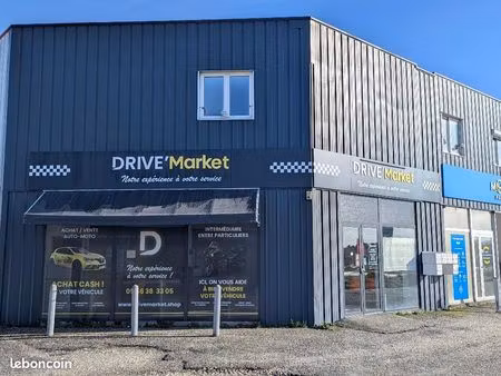 local 235m2 dans zone passante et commerçante