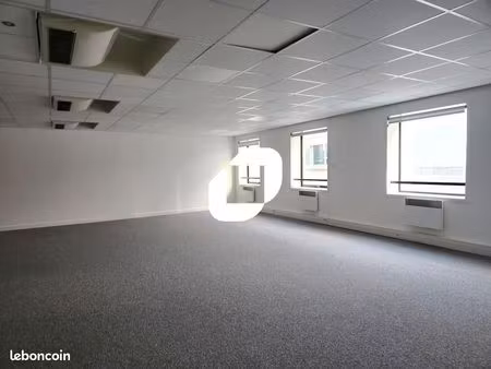 bureau 399 m²