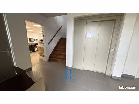 local bureaux 65 m²