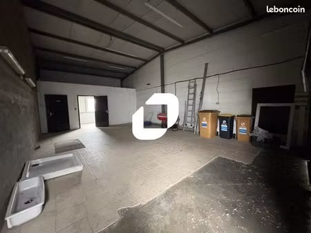 local d'activité 1 380 m²