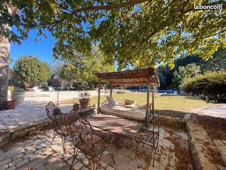 propriété 22 pièces 1022 m²