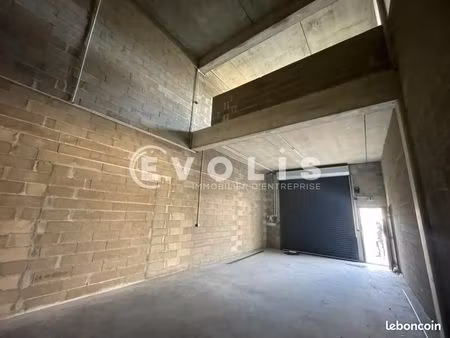 local d'activité 95 m²