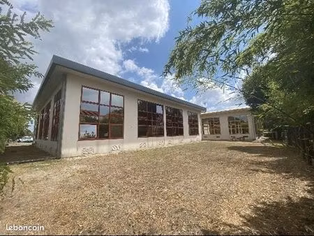 bureau 48m² merignac