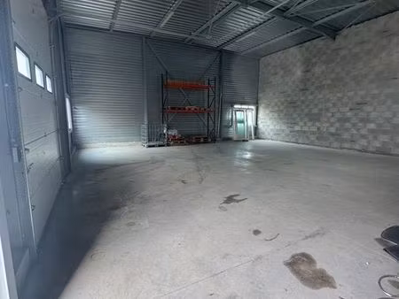 montussan rn 89  entrepot avec bureaux