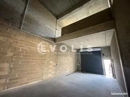 local d'activité 620 m²