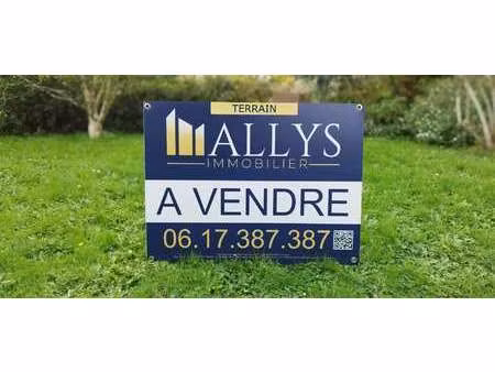 vente terrain à chaumont-en-vexin (60240) : à vendre / 585m² chaumont-en-vexin