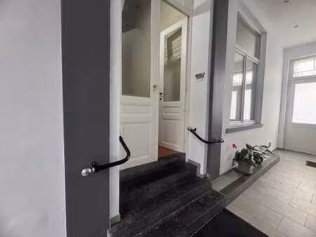 locaux commerciaux rez arrière