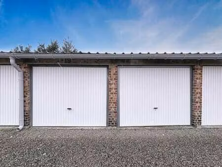 2 garages à vendre  sécurisés  idéalement situés - herstal