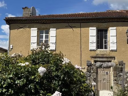 maison de village avec vue imprenable  jardin et cour