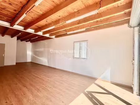 vente locaux professionnels 1 pièce 43 m² à barbentane (13570)  135 000 €
