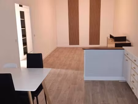 location meublée appartement 2 pièces 57 m² à lamastre (07270)  550 €