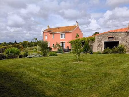 vente maison à saint-viaud (44320) : à vendre / 163m² saint-viaud