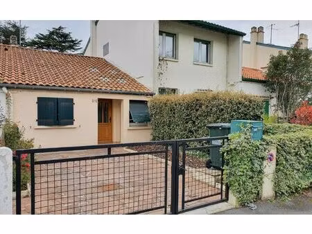 location maison  m² t-2 à bayonne  901 €