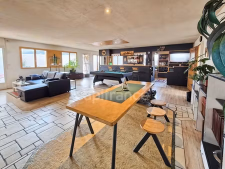 maison atypique aux volumes exceptionnels – 143 m² de surfaces d’usage (habitable et pondé