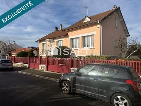 maison familiales 6 pièces de 140 m2  proche école et toute commodités