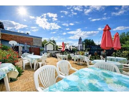 maison avec logement  bar et restaurant