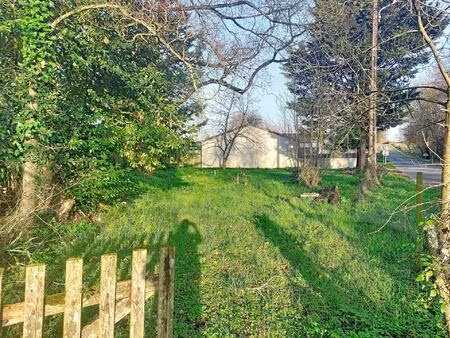 terrain à la bénate