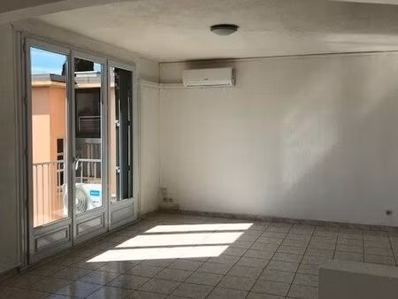 location appartement 3 pièces 67 m² à nîmes (30900)