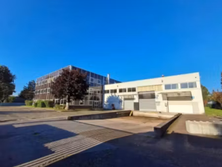 location local d'activités buc 78530