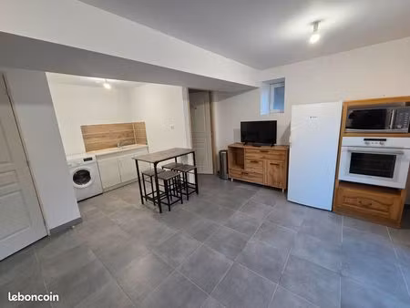 studio meublé a louer a la vergne