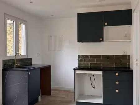 maison de ville rénovée entièrement. 2 chambres avec grande terrasse vegetalisee de 100 m²