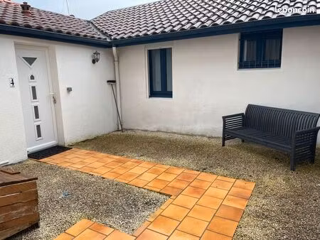 petite maison meublée proche commerce