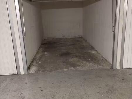 garage sous terrain à louer