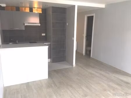 apt 2 pieces 44m² -cave-parking