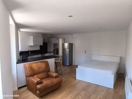 joli studio bien équipé