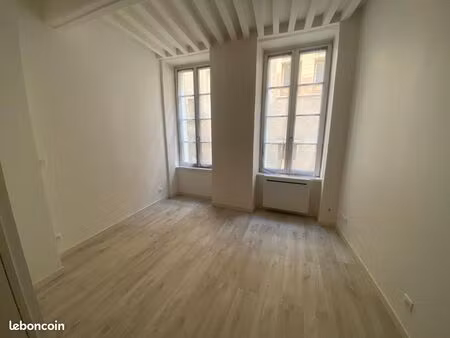 studio 1 pièce 20 m²