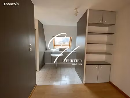 studio 1 pièce 33 m²